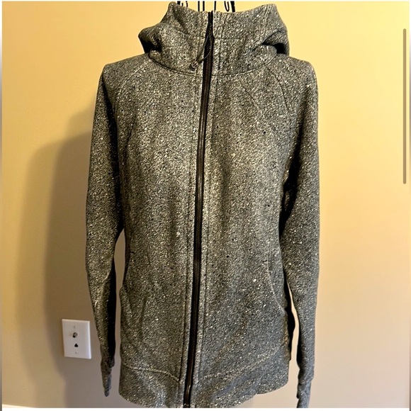 Lululemon Scuba hoodie - Picture 3 of 5